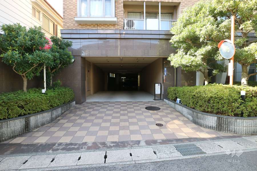 駐車場へのアプローチ