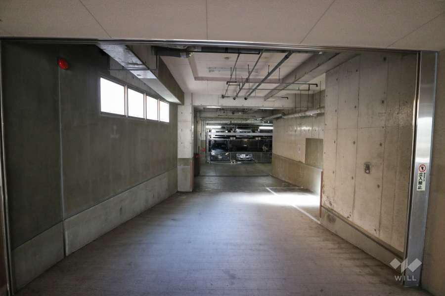 駐車場へのアプローチ