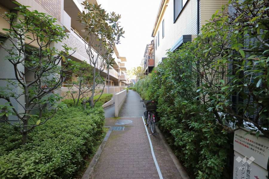 駐輪場（地下）へのアプローチ