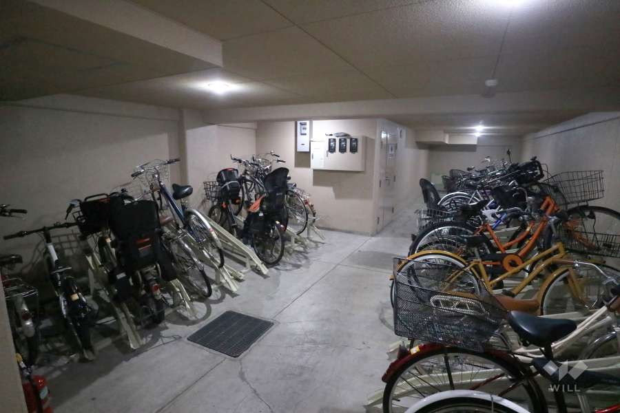 駐輪場（地下）
