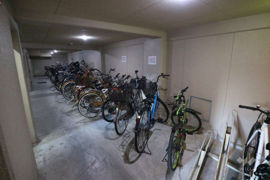 駐輪場（地下）