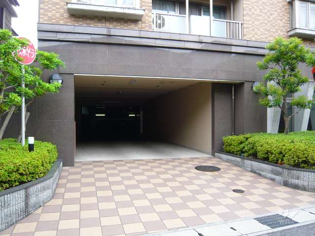 駐車場出入り口