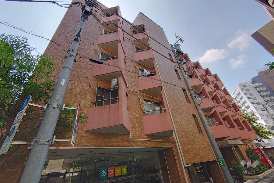 ウエストサイド新宿御苑の外観（北西側から）