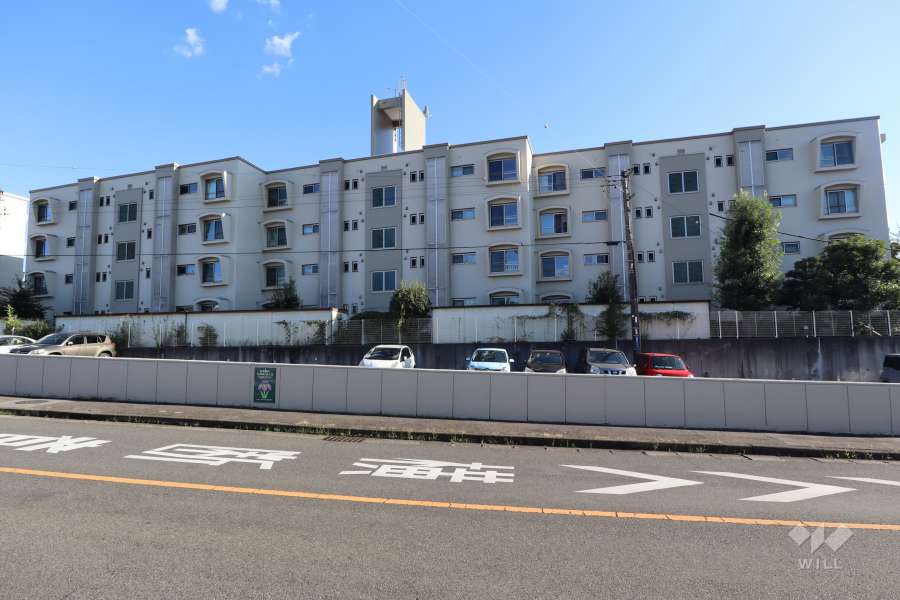 本地ヶ原住宅13号棟の外観（北側から）