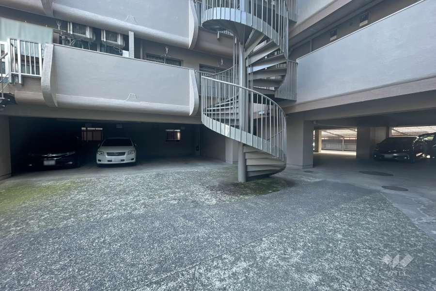 敷地内駐車場（屋内平面式）