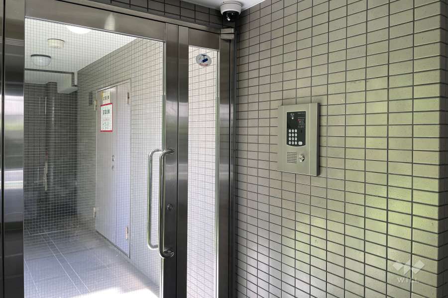 エントランスはオートロック付きです
