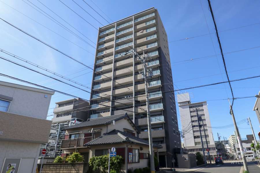 プレサンスロジェ熱田六番町の外観（南東側から）