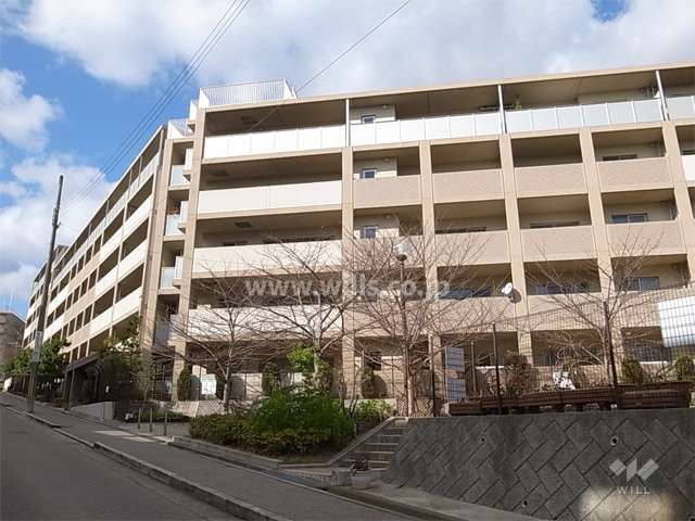 レスタージュ芦屋・ベルヴェデーレ 北棟の外観（南東側から）