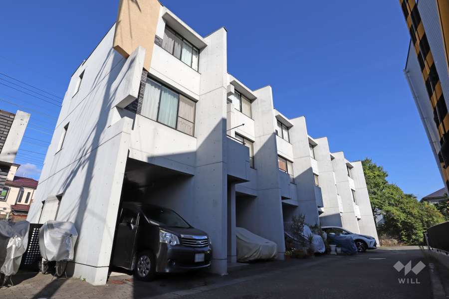 プロティエ宝塚3の外観（南東側から）