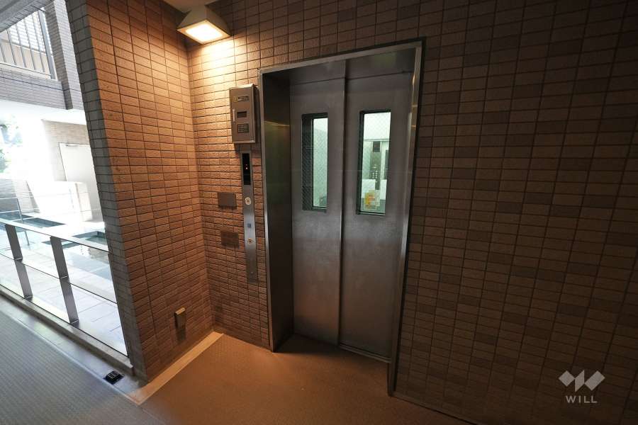 エレベーターは2基あります。