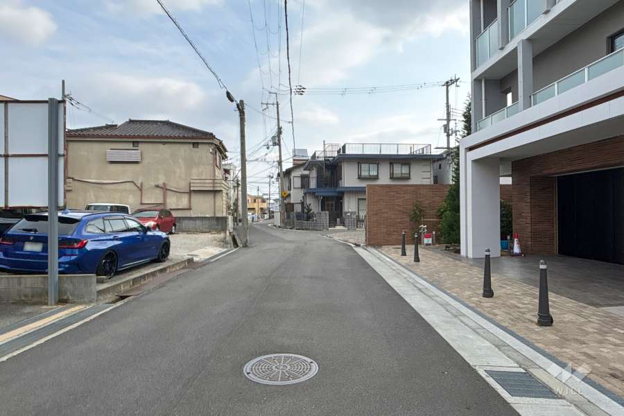 敷地北側の前面道路