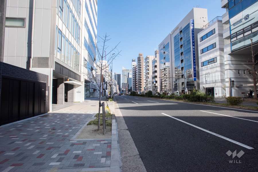 敷地南側の前面道路（広小路通）
