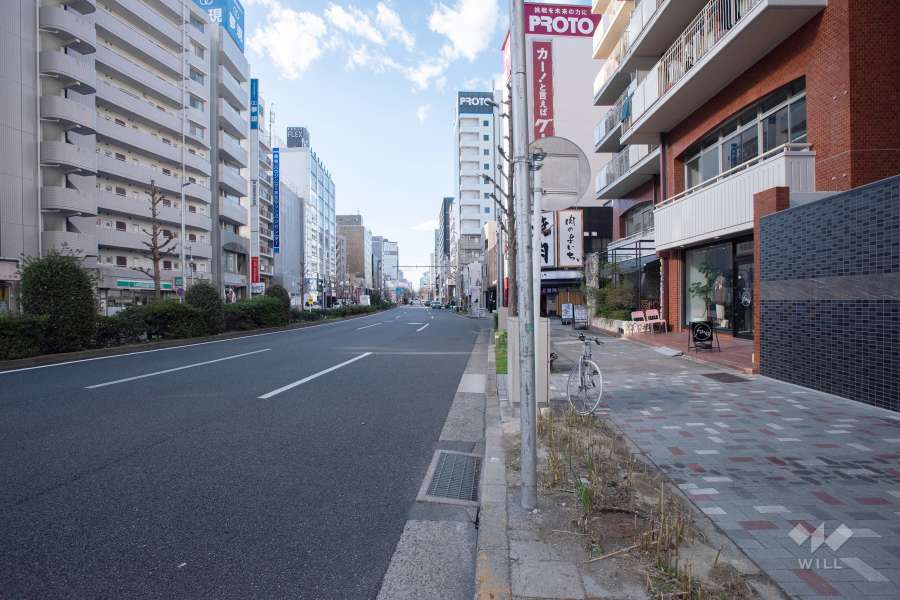 敷地南側の前面道路