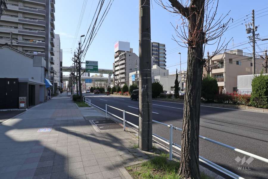 敷地北側の前面道路（名古屋環状線）