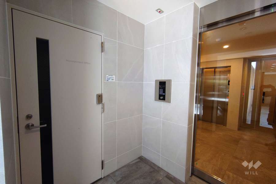 エントランスはオートロック付きです。