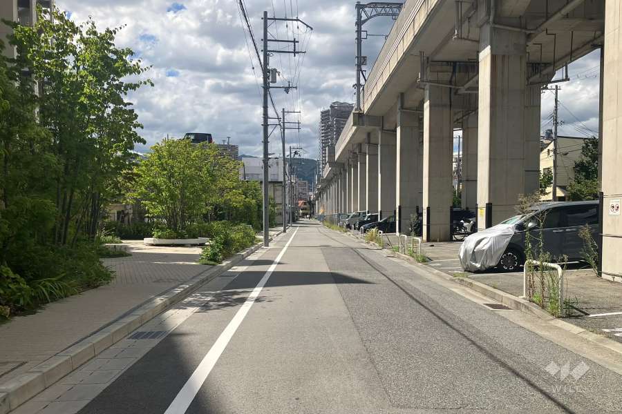 敷地北側の前面道路