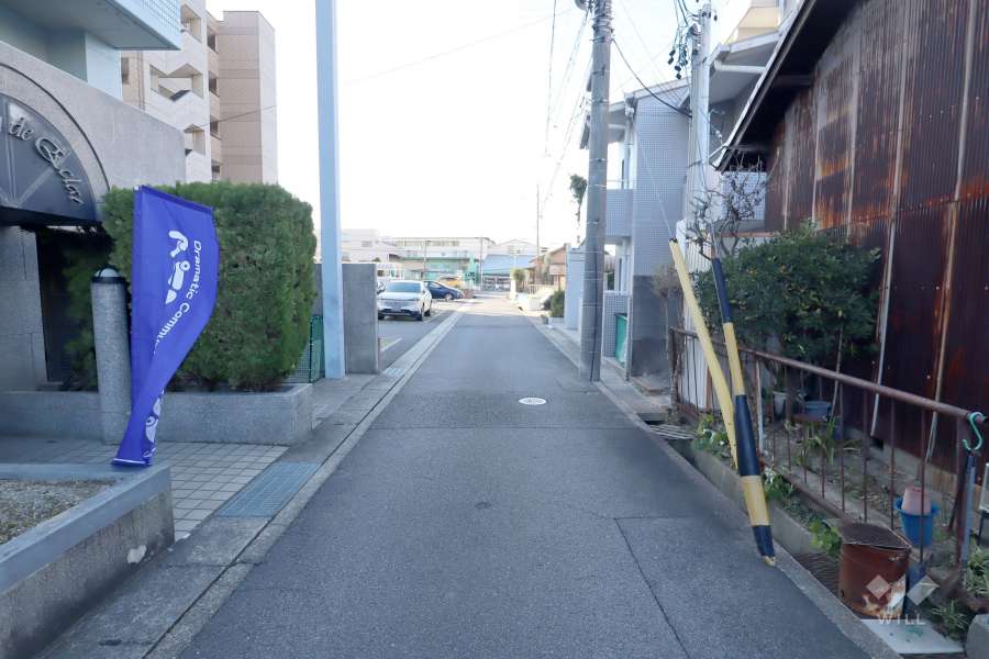 敷地北側の前面道路
