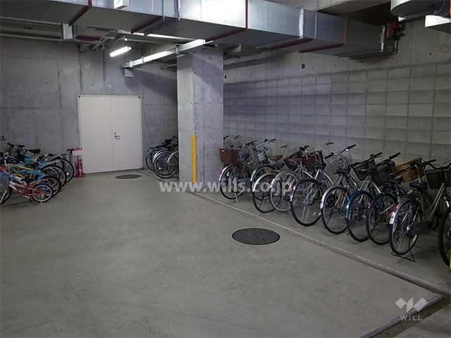 地階にある駐輪場