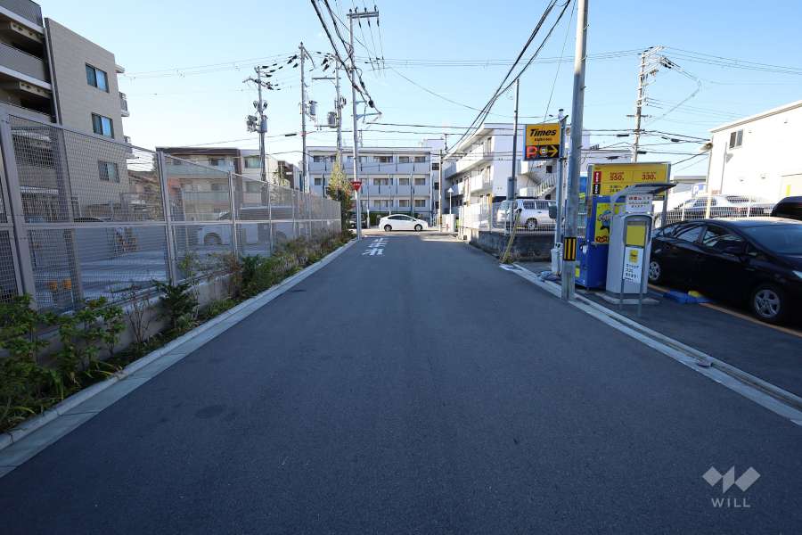 敷地北側の前面道路(東側から)