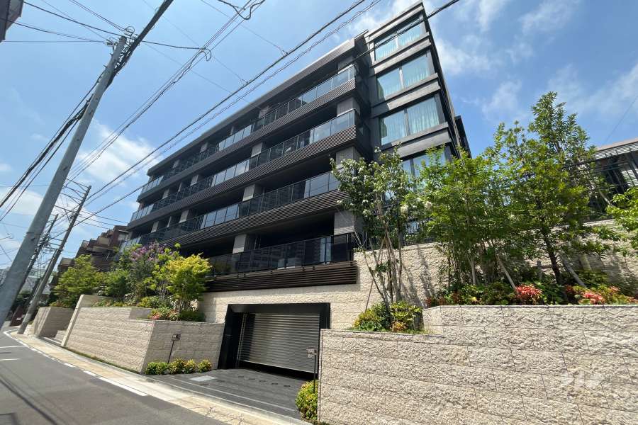 グランドメゾンThe池下向陽町の外観(南東側から)