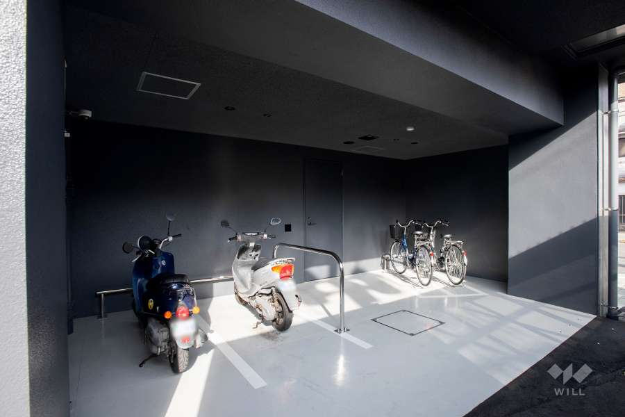 駐輪場とバイク置場