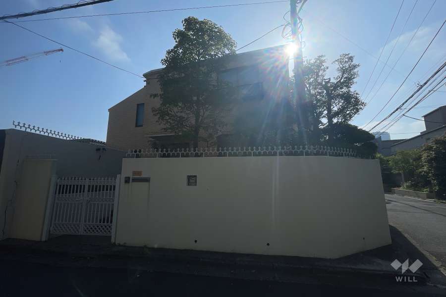 アトウェル神山の外観（南西側から）