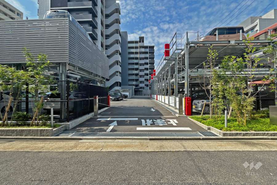 駐車場出入口（ロボットゲート付き）