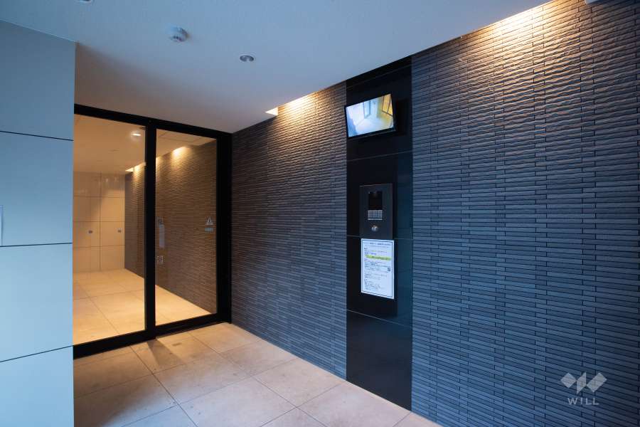 エントランスはオートロック付きです。