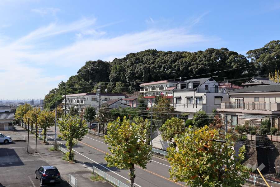 藤山台スカイマンションB棟の外観(南東側から）