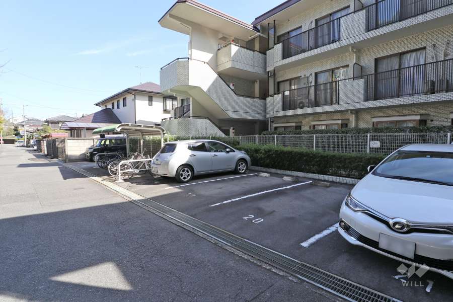 敷地内駐車場（屋外平面式）