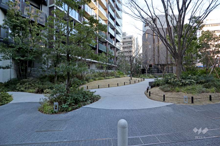 敷地内にある遊歩道