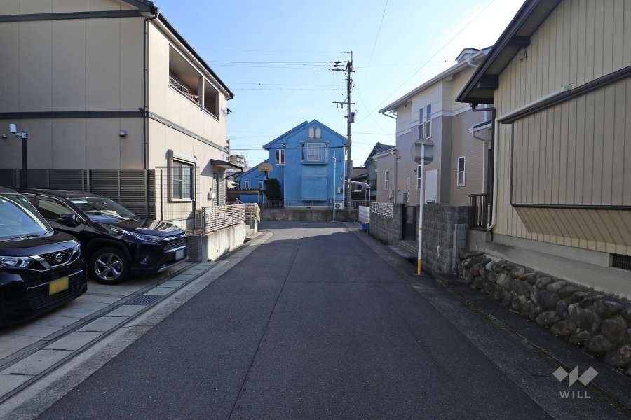 敷地南東側の前面道路