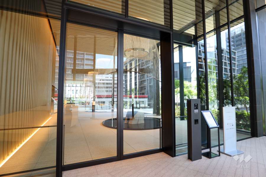 エントランス（2階）はオートロック付きです。