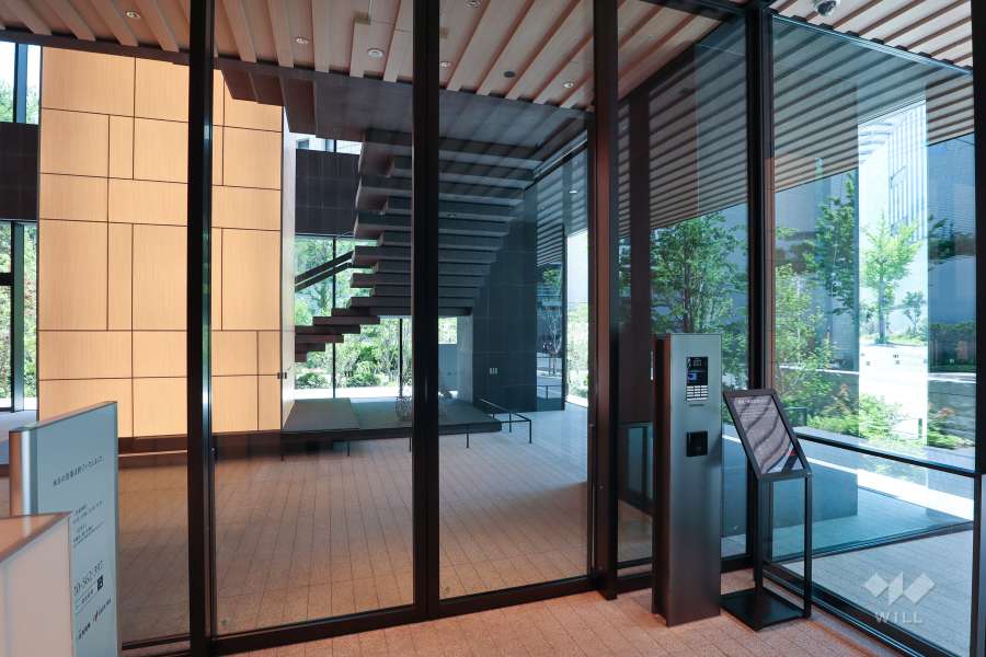 エントランス（1階）はオートロック付きです。