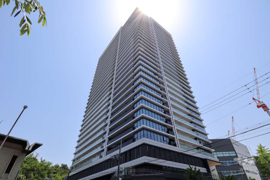 ブリリアタワー箕面船場トップ・オブ・ザ・ヒルの外観（北東側から）