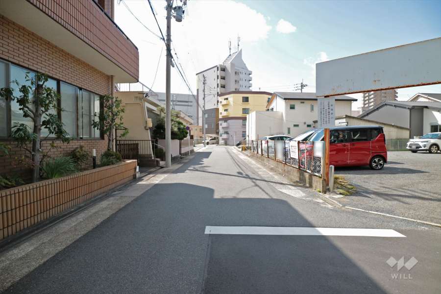 敷地南東側前面道路（北東側から）