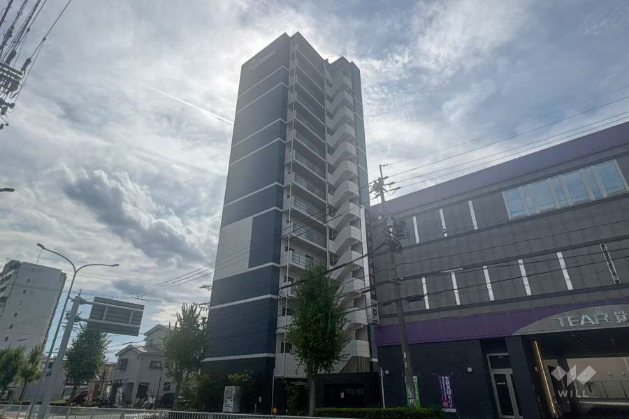 プレサンスNAGOYA覚王山の外観(北東側から)