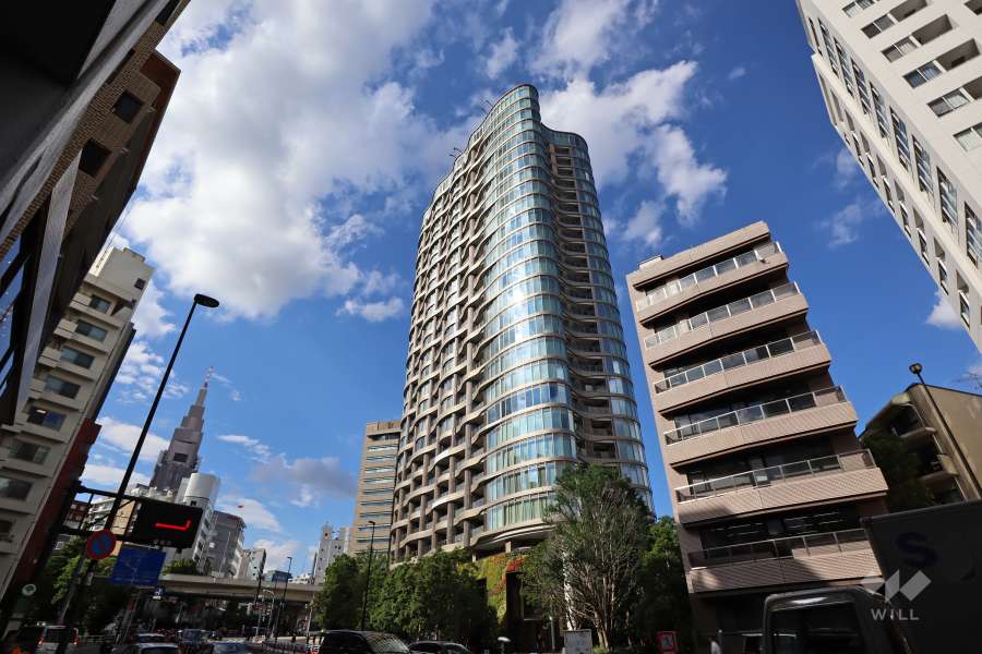 パークコート神宮北参道タワーの外観(南西側から)