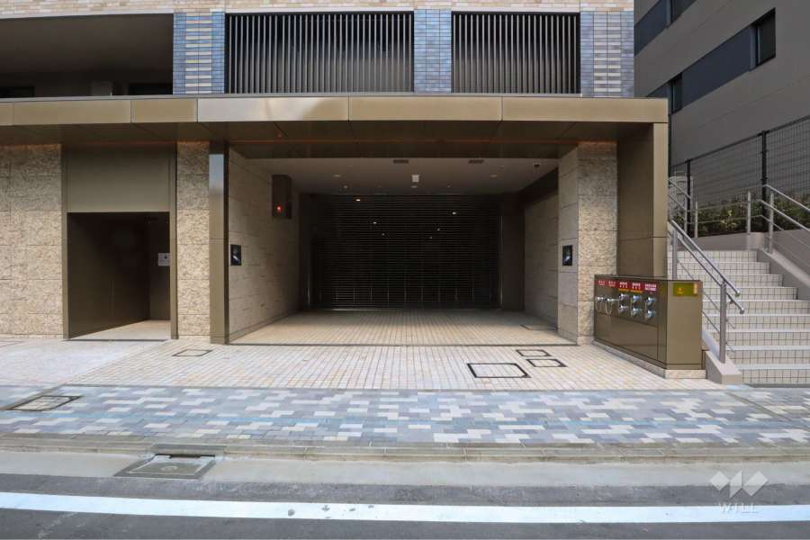 駐車場の出入口（リングシャッター付き）