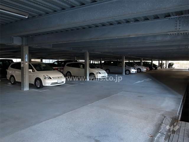 敷地内駐車場（平面自走式）