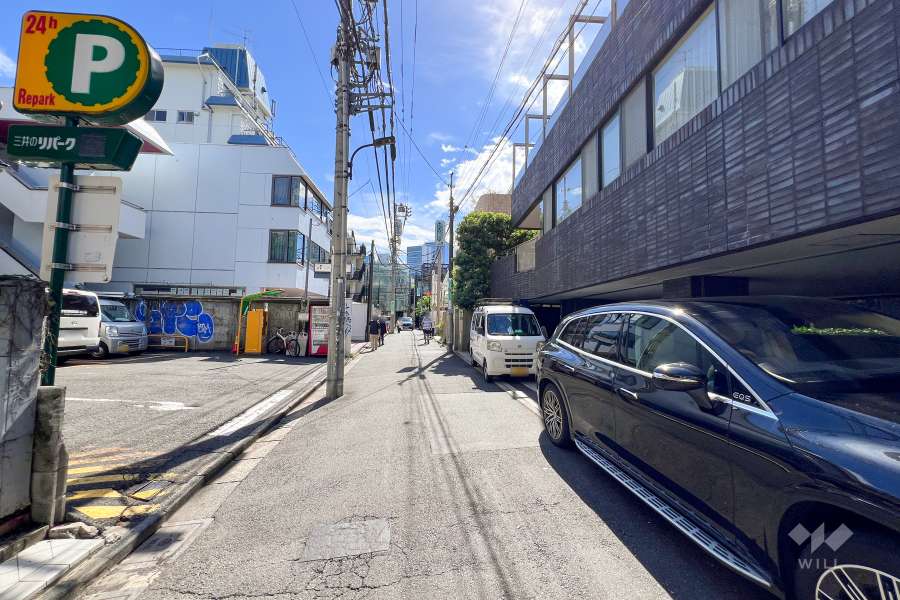 敷地南東側の前面道路