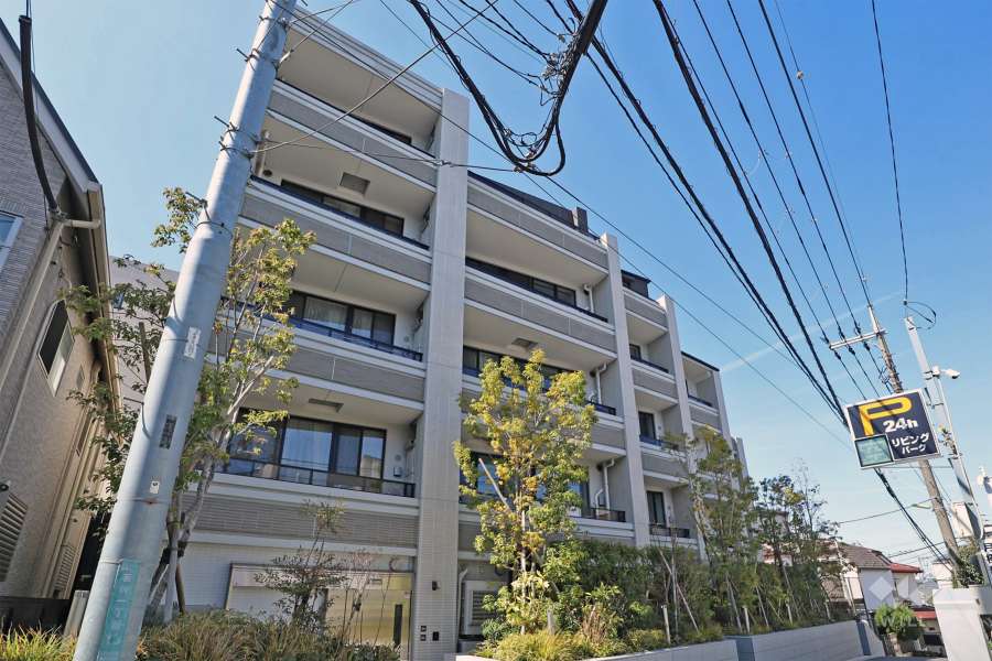 クレヴィア三軒茶屋の外観(南東側から)