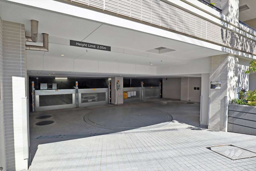 敷地内駐車場（屋内機械式）