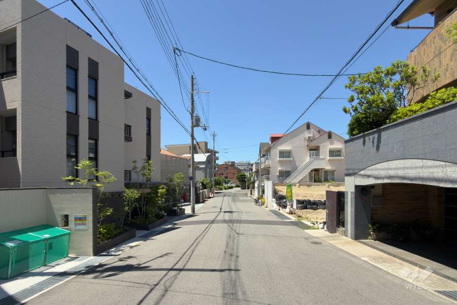 敷地北側の前面道路