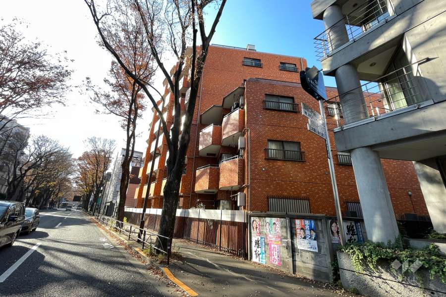 ニックハイム千歳烏山の外観（南東側から）