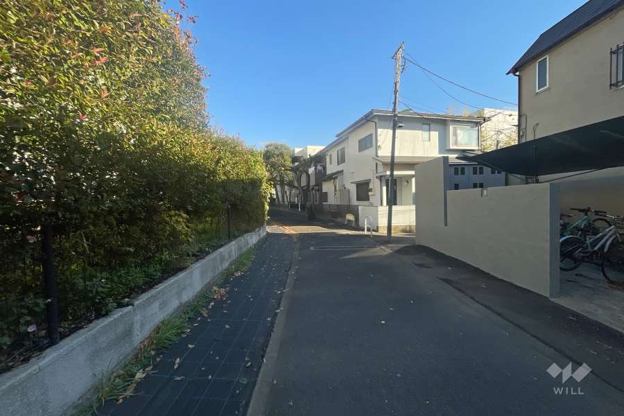 敷地北側の前面道路　