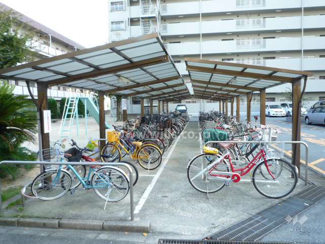 屋根付き駐輪場