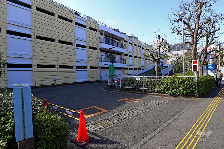 駐車場の出入り口（ロボットゲート）