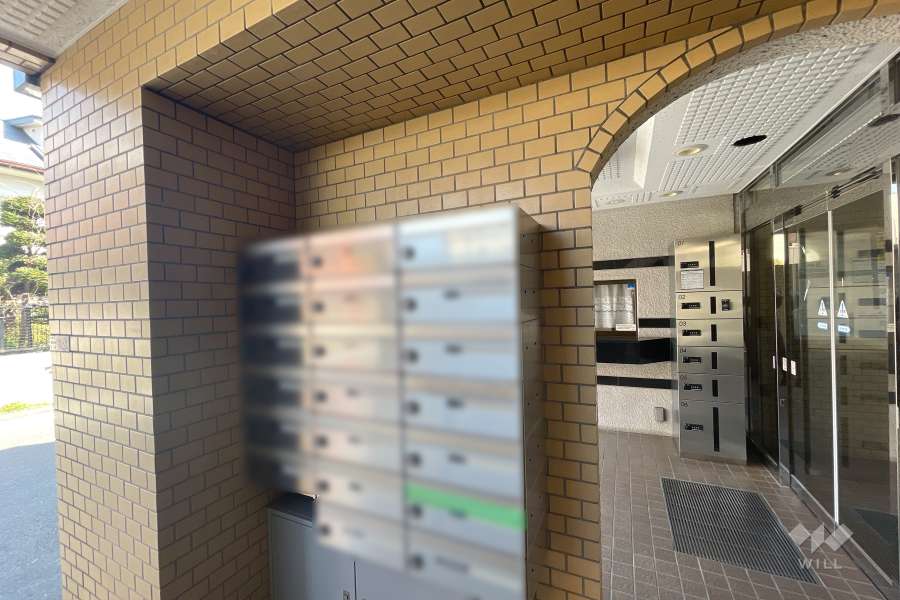 共用ポストと宅配ボックス