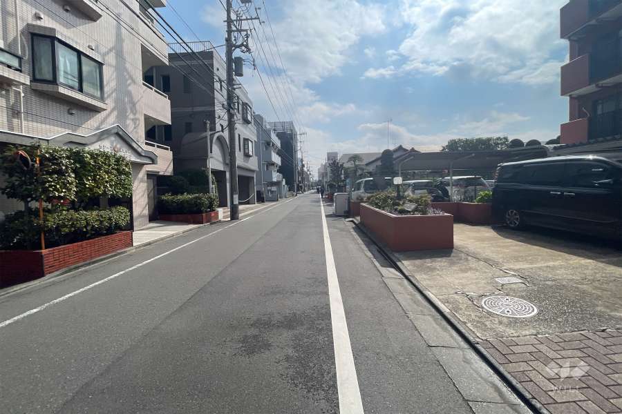 敷地南側の前面道路　